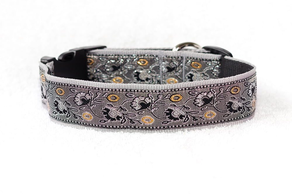 hondenhalsband lichtgrijs - halsbanden hond handgemaakt – hondenhalsbanden – halsband hond