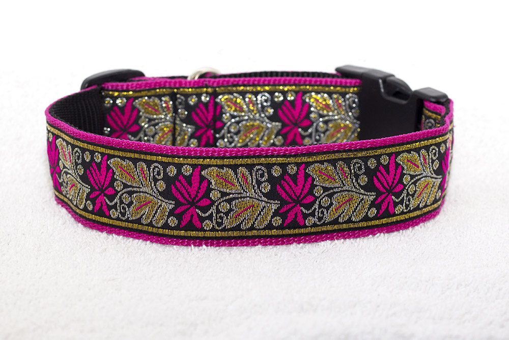 roze halsband met goudkleur - halsband hond handgemaakt – hondenhalsband